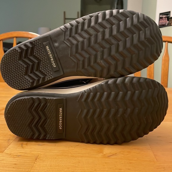 Excellent used condition Sorel Caribou boots, Women’s size 9 - Picture 5 of 7